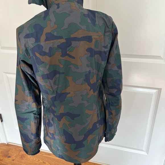 Columbia women’s golden grove shell in camouflage - Picture 9 of 16